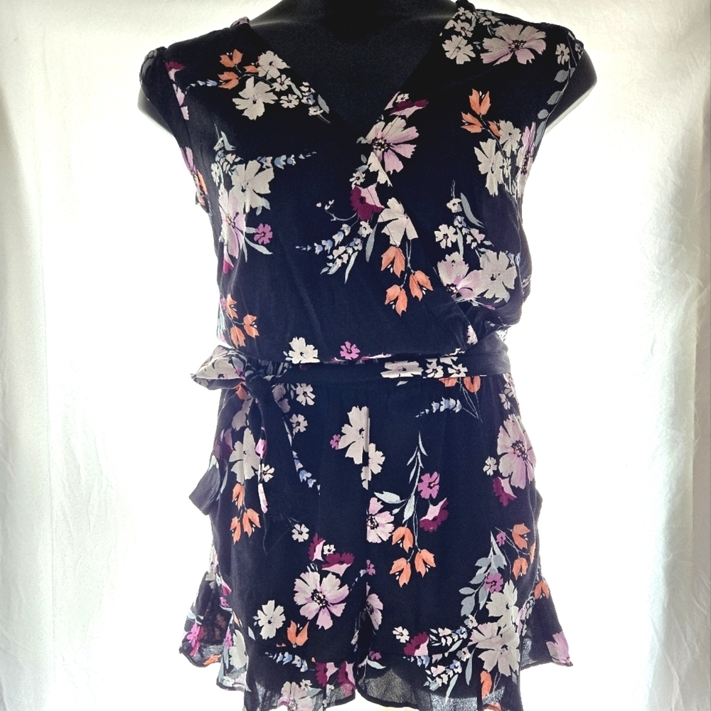 Pretty Floral LOFT Romper EUC - Picture 11 of 12